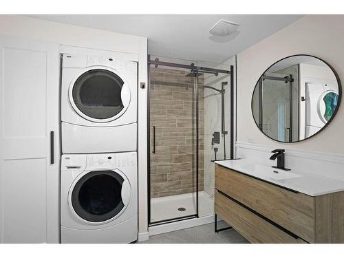 Bathroom - 1770 Ch. David, Prévost, QC - Indoor Photo Showing Laundry Room