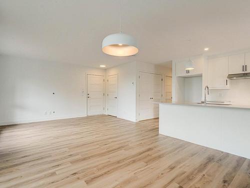 Overall view - 1-2202 Boul. Du Bord-De-L'Eau, Salaberry-De-Valleyfield, QC - Indoor Photo Showing Kitchen