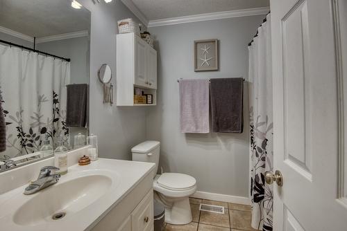 511 Duncan Avenue, Penticton, BC - Indoor Photo Showing Bathroom