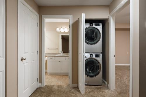 1303-3833 Brown Road, West Kelowna, BC - Indoor Photo Showing Laundry Room