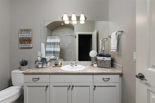 3-673 Denali Court, Kelowna, BC - Indoor Photo Showing Bathroom