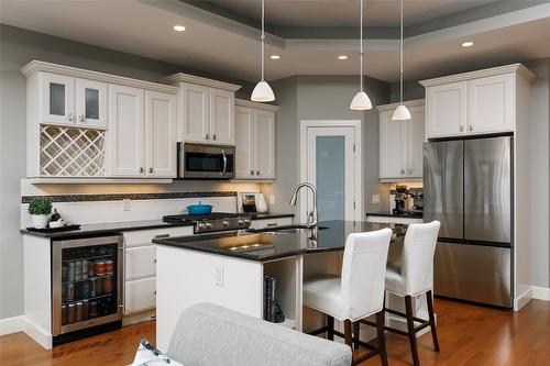 3-673 Denali Court, Kelowna, BC - Indoor Photo Showing Kitchen With Stainless Steel Kitchen With Upgraded Kitchen