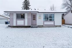 6620 Betsworth AVE  Winnipeg, MB R3R 0K4