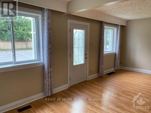 682 De L'Eglise Street, Ottawa, ON - Indoor Photo Showing Other Room