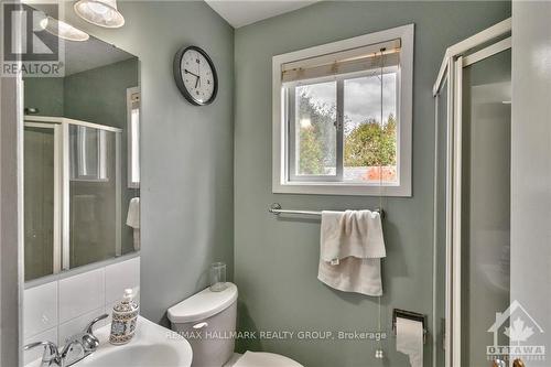 12-16 Craig Street, Perth, ON - Indoor Photo Showing Bathroom