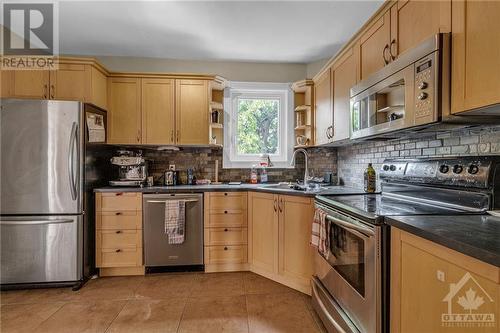 9 Melrose Avenue, West Centre Town (4203 - Hintonburg), ON - Indoor Photo Showing Kitchen