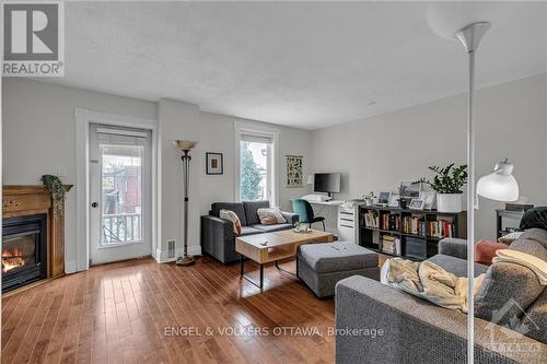 9 Melrose Avenue, Ottawa, ON - Indoor Photo Showing Living Room With Fireplace