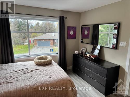 39 Bank Street, Prescott And Russell, ON - Indoor Photo Showing Bedroom