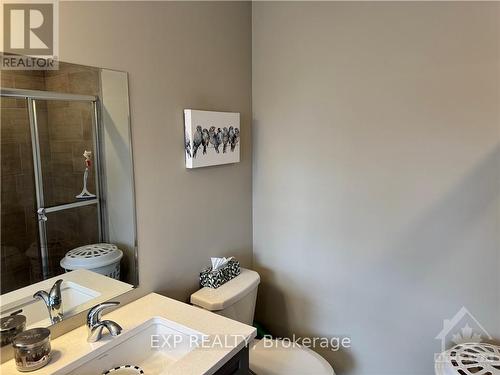 39 Bank Street, Prescott And Russell, ON - Indoor Photo Showing Bathroom