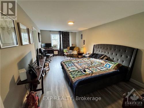 41 Bank Street, Russell, ON - Indoor Photo Showing Bedroom