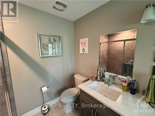 41 Bank Street, Russell, ON - Indoor Photo Showing Bathroom