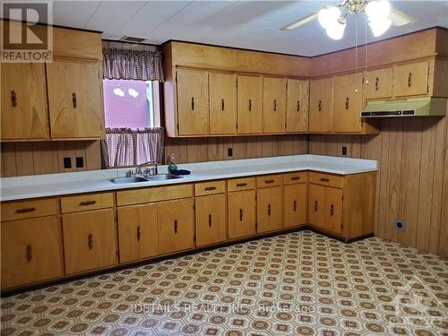 6-10 Labrosse Street, North Stormont, ON - Indoor Photo Showing Kitchen With Double Sink