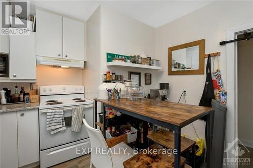 261 Holmwood Avenue, Ottawa, ON - Indoor Photo Showing Kitchen