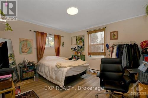 261 Holmwood Avenue, Ottawa, ON - Indoor Photo Showing Bedroom