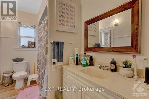 261 Holmwood Avenue, Ottawa, ON - Indoor Photo Showing Bathroom