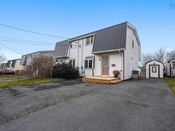 18 Spar Crescent  Dartmouth, NS B2W 4A2