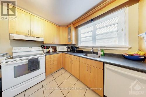 55 Ivy Crescent, Ottawa, ON - Indoor Photo Showing Kitchen