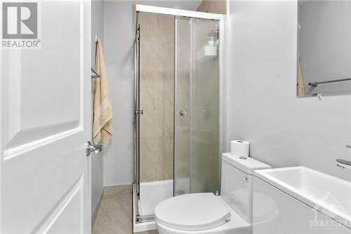 422/424 Nelson Street, Lower Town - Sandy Hill (4004 - Sandy Hill), ON - Indoor Photo Showing Bathroom