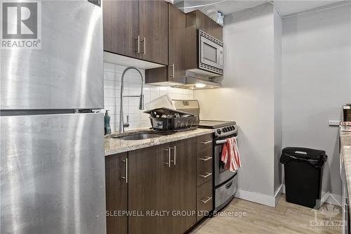 422/424 Nelson Street, Ottawa, ON - Indoor Photo Showing Kitchen