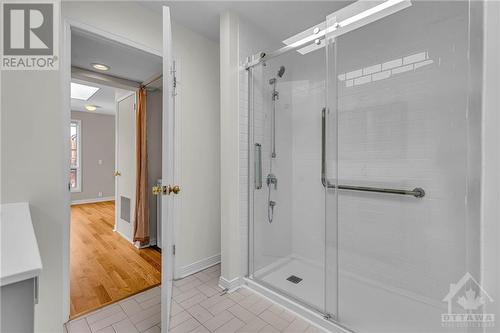 120 Lewis Street, Ottawa Centre (4104 - Ottawa Centre/Golden Triangle), ON - Indoor Photo Showing Bathroom