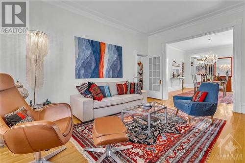 120 Lewis Street, Ottawa Centre (4104 - Ottawa Centre/Golden Triangle), ON - Indoor Photo Showing Living Room