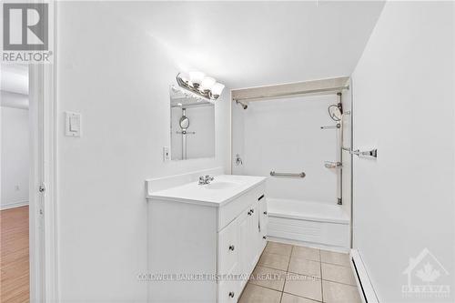 298 Duncairn Avenue, Ottawa, ON -  Photo Showing Bathroom