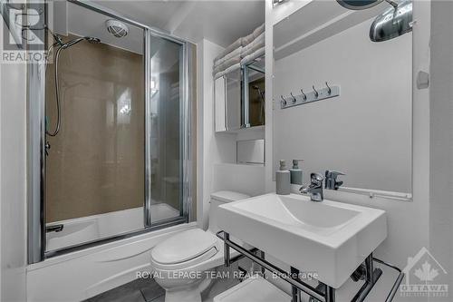 1 - 513 King Edward Avenue, Ottawa, ON - Indoor Photo Showing Bathroom