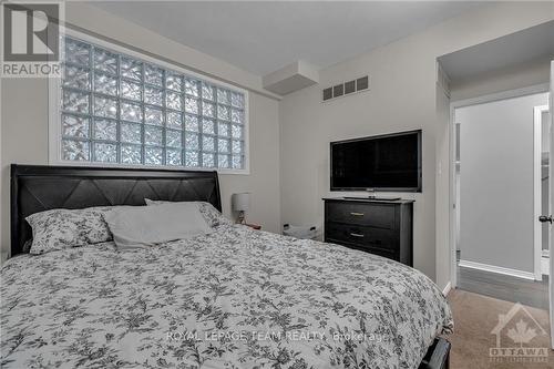 1 - 513 King Edward Avenue, Ottawa, ON - Indoor Photo Showing Bedroom