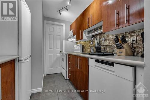 1 - 513 King Edward Avenue, Ottawa, ON - Indoor Photo Showing Kitchen