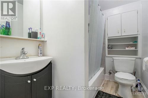 295 Bell Street S, Ottawa, ON - Indoor Photo Showing Bathroom