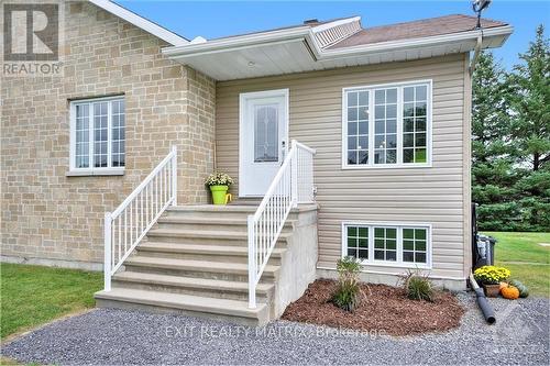 6 Telegraph Avenue, Alfred And Plantagenet, ON - Outdoor With Facade