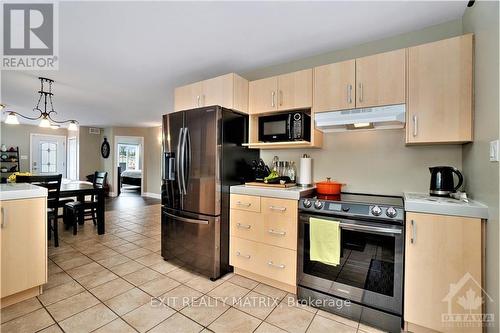 6 Telegraph Avenue, Alfred And Plantagenet, ON - Indoor Photo Showing Kitchen