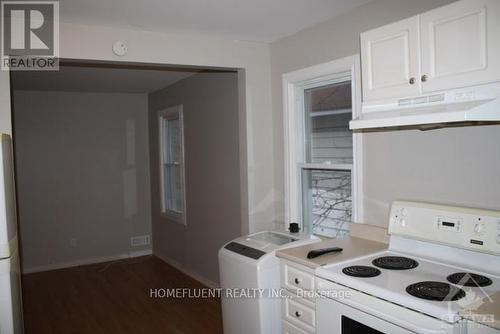 209 Loretta Avenue, Ottawa, ON - Indoor Photo Showing Kitchen