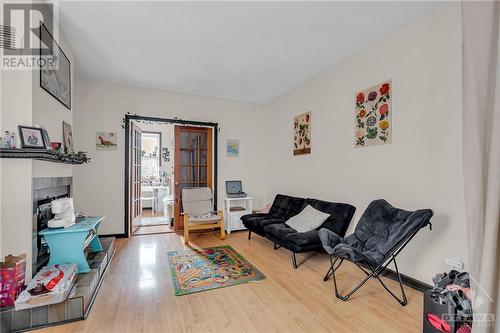 196 Osgoode Street, Lower Town - Sandy Hill (4004 - Sandy Hill), ON - Indoor Photo Showing Living Room