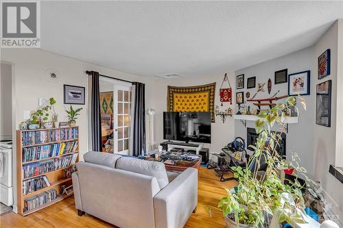 196 Osgoode Street, Lower Town - Sandy Hill (4004 - Sandy Hill), ON - Indoor Photo Showing Living Room