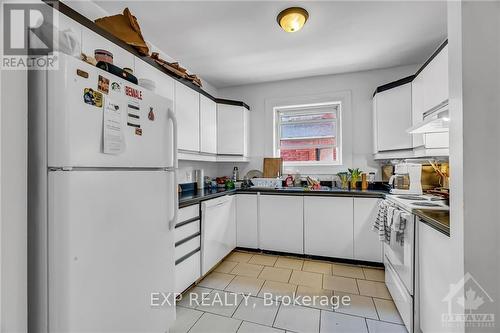 558 Gilmour Street, Ottawa, ON - Indoor Photo Showing Kitchen