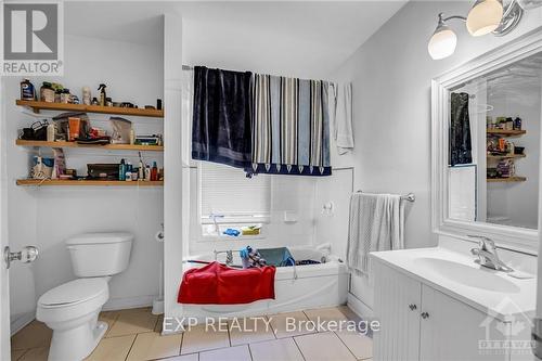 558 Gilmour Street, Ottawa, ON - Indoor Photo Showing Bathroom