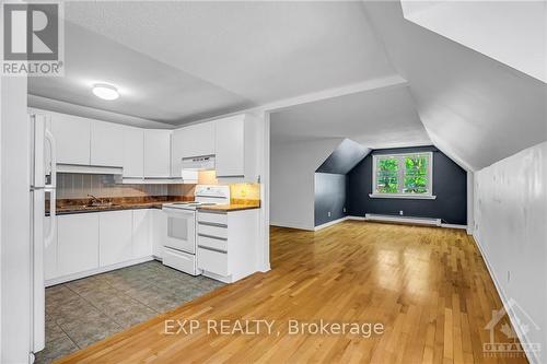 558 Gilmour Street, Ottawa, ON - Indoor Photo Showing Kitchen