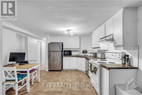 558 Gilmour Street, Ottawa, ON - Indoor Photo Showing Kitchen