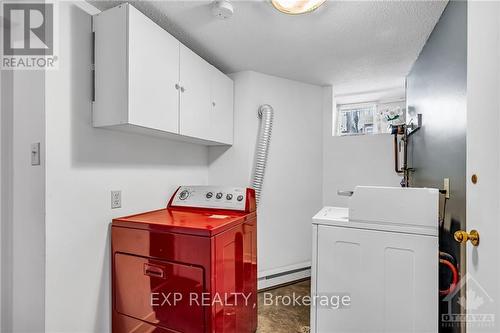 558 Gilmour Street, Ottawa, ON - Indoor Photo Showing Laundry Room