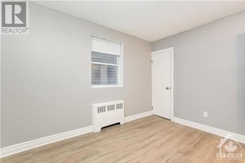 214 Carillon Street, Vanier And Kingsview Park (3402 - Vanier), ON - Indoor Photo Showing Other Room