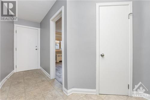 214 Carillon Street, Vanier And Kingsview Park (3402 - Vanier), ON - Indoor Photo Showing Other Room