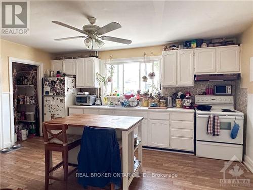 110 Genest Street, Ottawa, ON - Indoor Photo Showing Kitchen