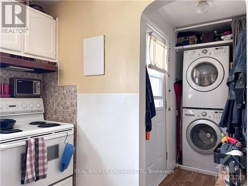 110 Genest Street, Ottawa, ON - Indoor Photo Showing Laundry Room