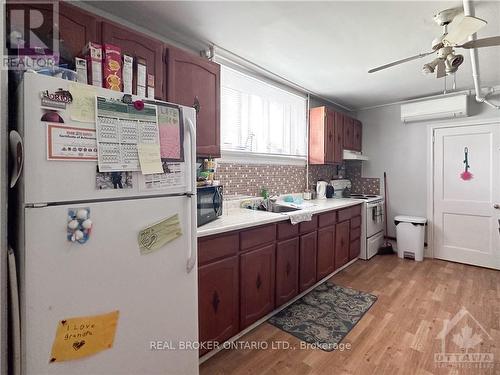 110 Genest Street, Ottawa, ON - Indoor Photo Showing Kitchen