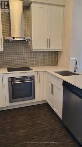 2206 - 2087 Fairview Street, Burlington, ON - Indoor Photo Showing Kitchen