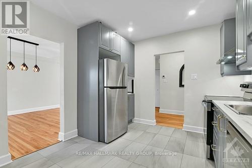 22-24 Byron Avenue, Ottawa, ON - Indoor Photo Showing Kitchen