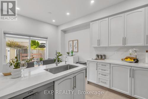 319 Powys Street, Milton, ON - Indoor Photo Showing Kitchen