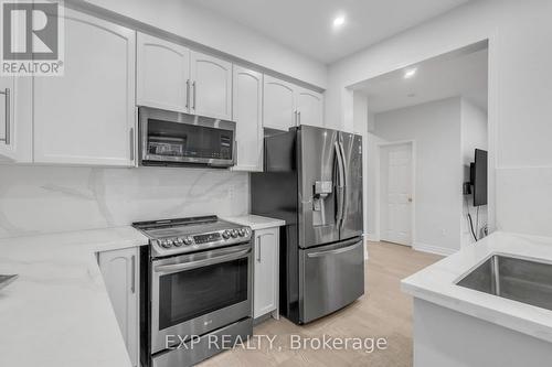 319 Powys Street, Milton, ON - Indoor Photo Showing Kitchen