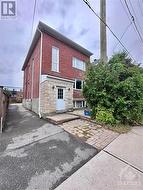 208 CAMBRIDGE STREET N  Ottawa, ON K1R 7A9